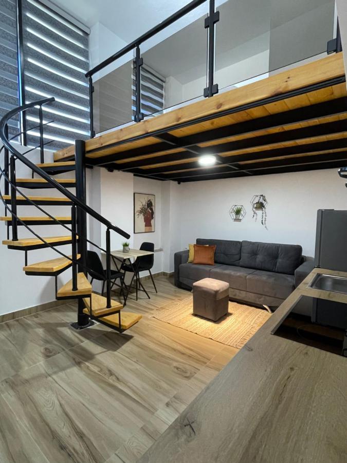 Apartment D&e *