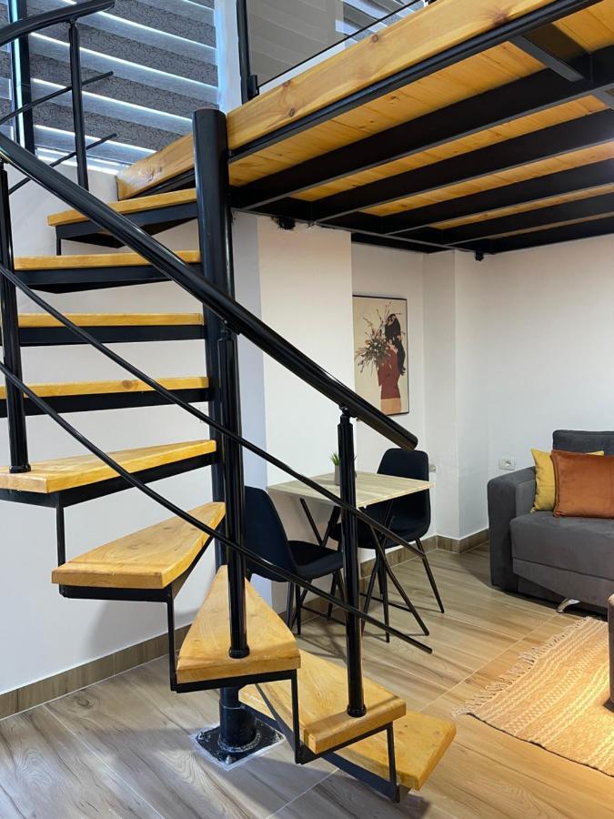 Apartment D&e